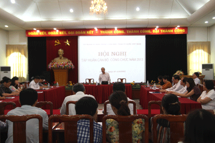 Konferensi ke-11 Presidium Fron Tanah Air Vietnam  angkatan ke-7.